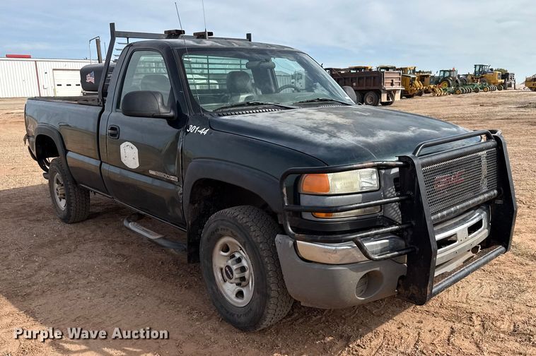 image for item EP0791 2005 GMC Sierra 2500HD pickup truck