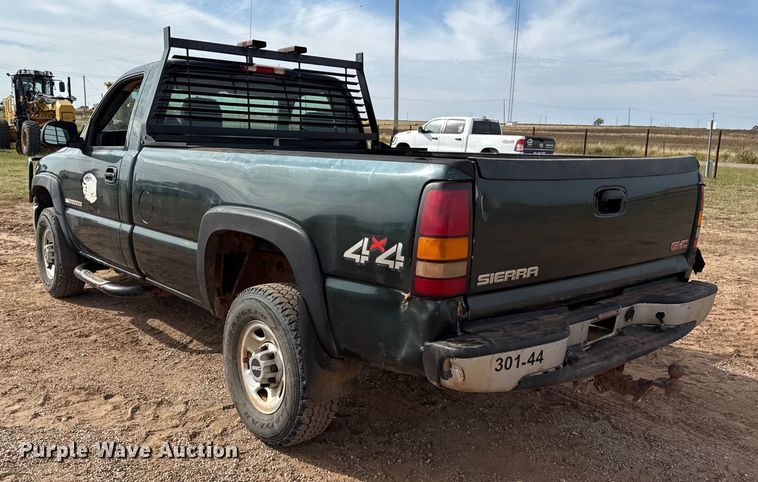 image for item EP0791 2005 GMC Sierra 2500HD pickup truck