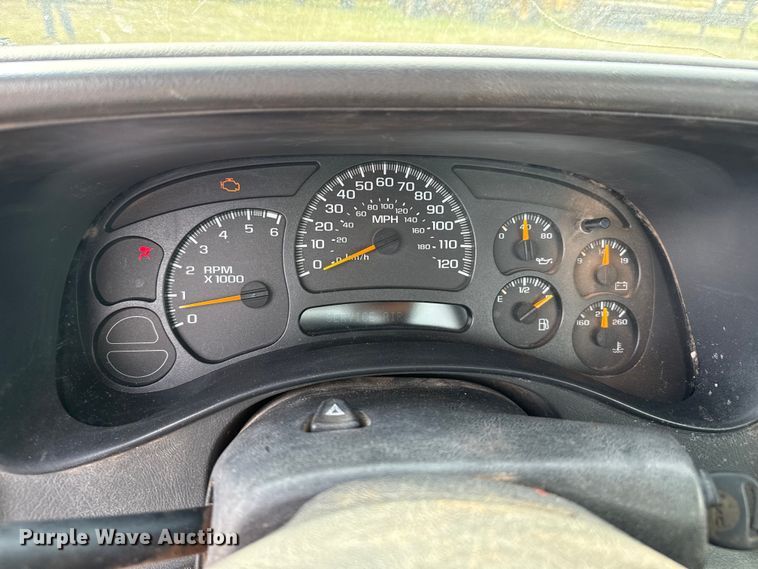 image for item EP0791 2005 GMC Sierra 2500HD pickup truck