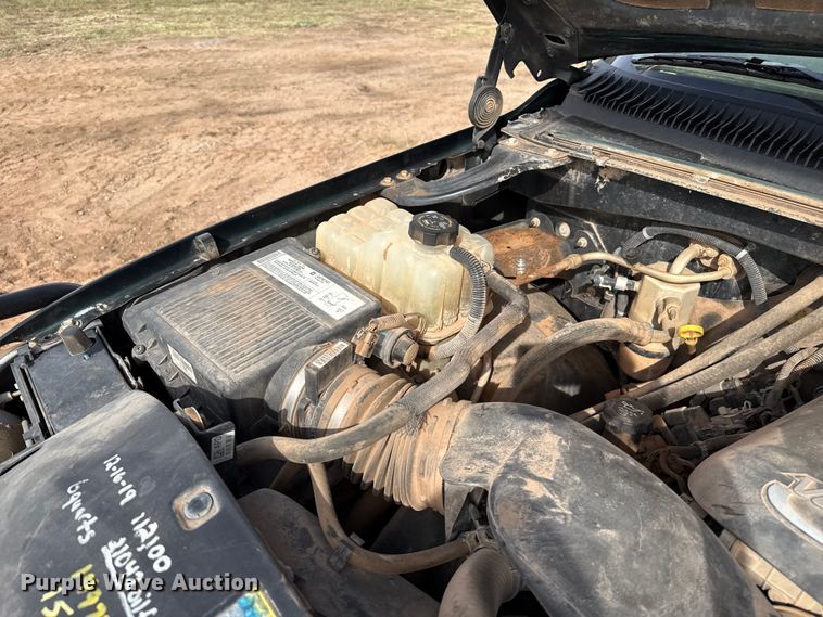 image for item EP0791 2005 GMC Sierra 2500HD pickup truck