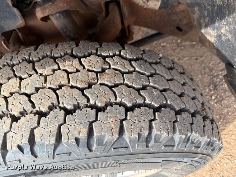 image for item EP0791 2005 GMC Sierra 2500HD pickup truck