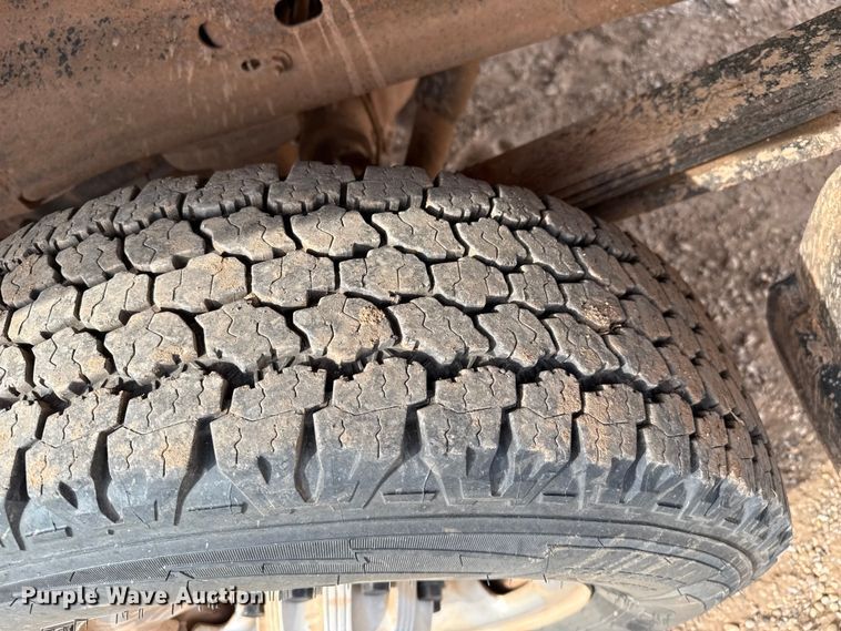 image for item EP0791 2005 GMC Sierra 2500HD pickup truck