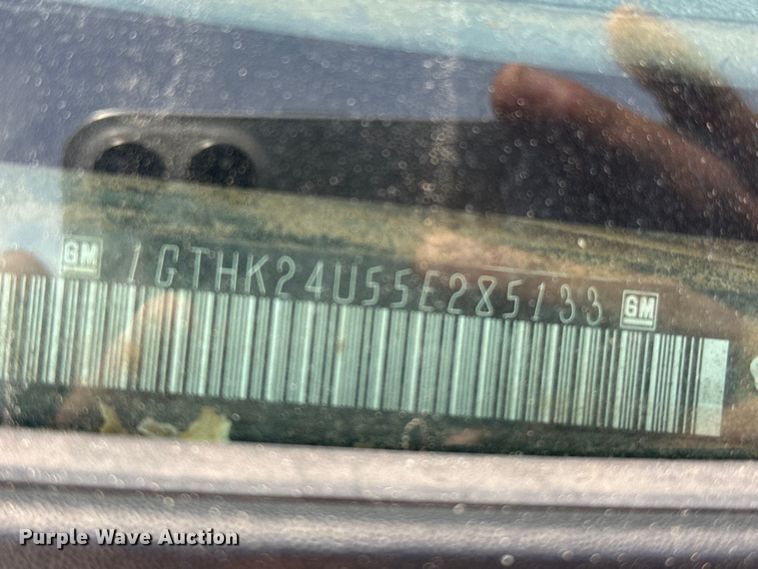 image for item EP0791 2005 GMC Sierra 2500HD pickup truck