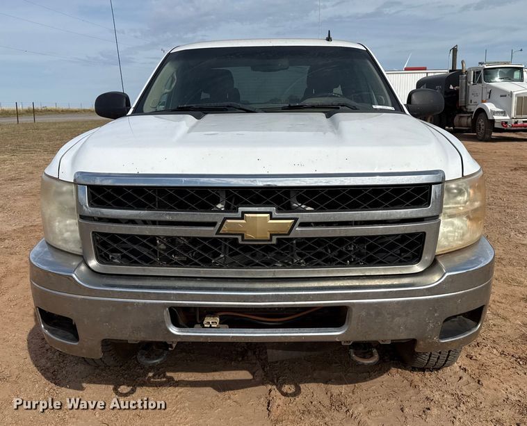 image for item EP0792 2011 Chevrolet Silverado 2500HD Ext. Cab pickup truck