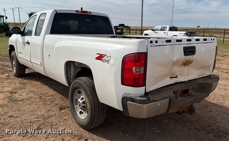 image for item EP0792 2011 Chevrolet Silverado 2500HD Ext. Cab pickup truck