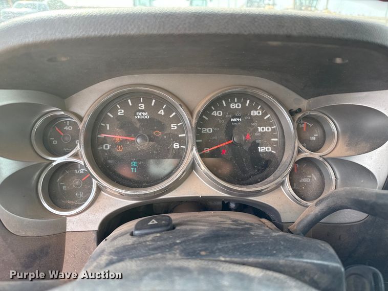 image for item EP0792 2011 Chevrolet Silverado 2500HD Ext. Cab pickup truck