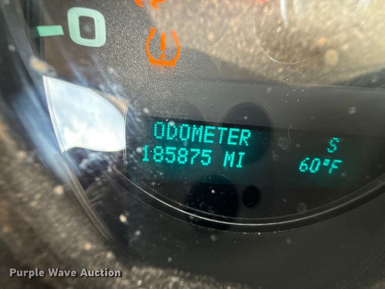 image for item EP0792 2011 Chevrolet Silverado 2500HD Ext. Cab pickup truck