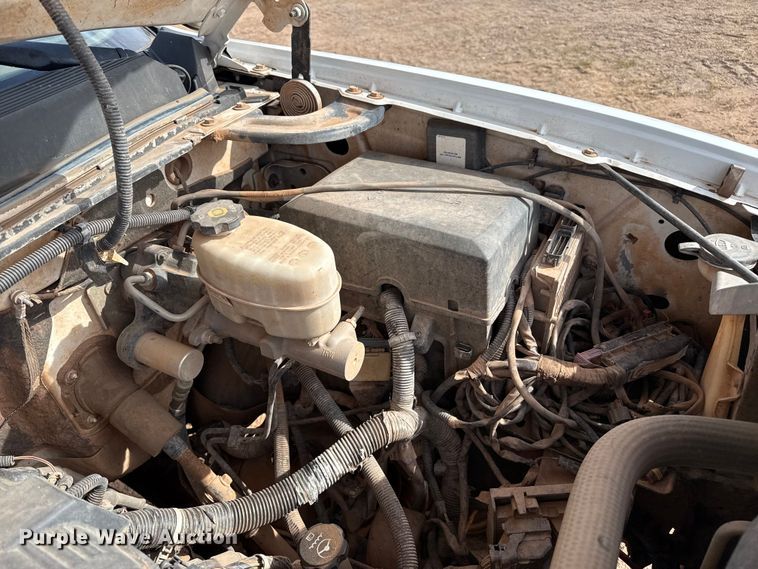 image for item EP0792 2011 Chevrolet Silverado 2500HD Ext. Cab pickup truck