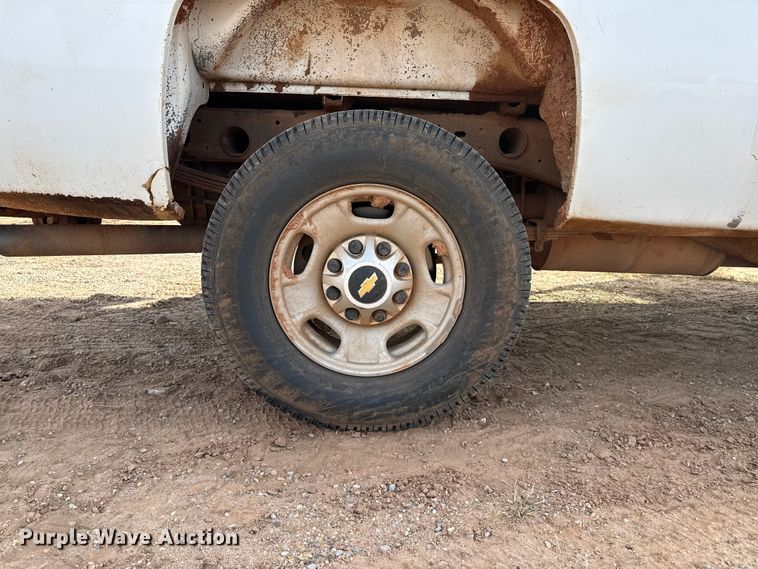 image for item EP0792 2011 Chevrolet Silverado 2500HD Ext. Cab pickup truck