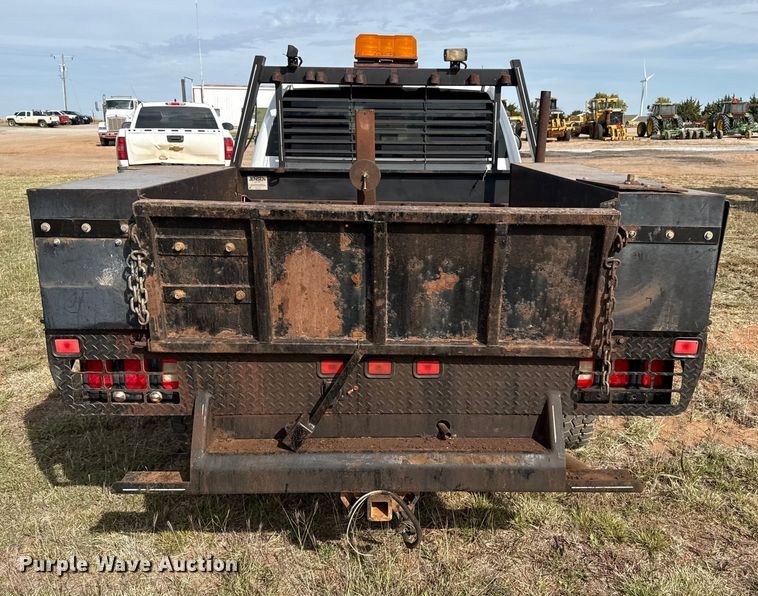 image for item EP0793 2012 Chevrolet Silverado 2500HD Ext. Cab flatbed pickup truck