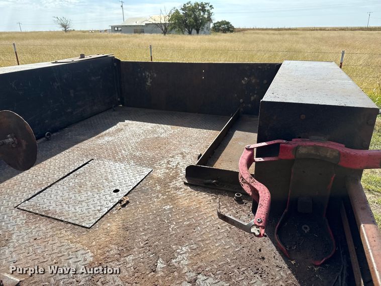 image for item EP0793 2012 Chevrolet Silverado 2500HD Ext. Cab flatbed pickup truck