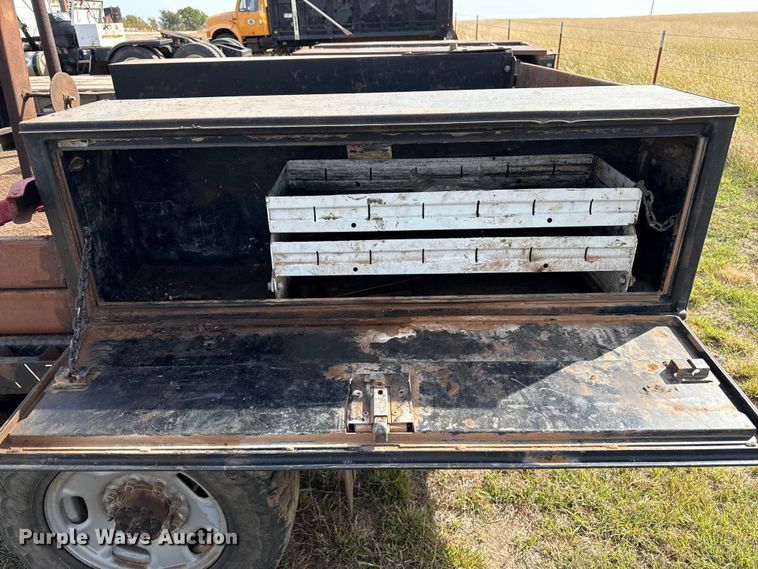 image for item EP0793 2012 Chevrolet Silverado 2500HD Ext. Cab flatbed pickup truck