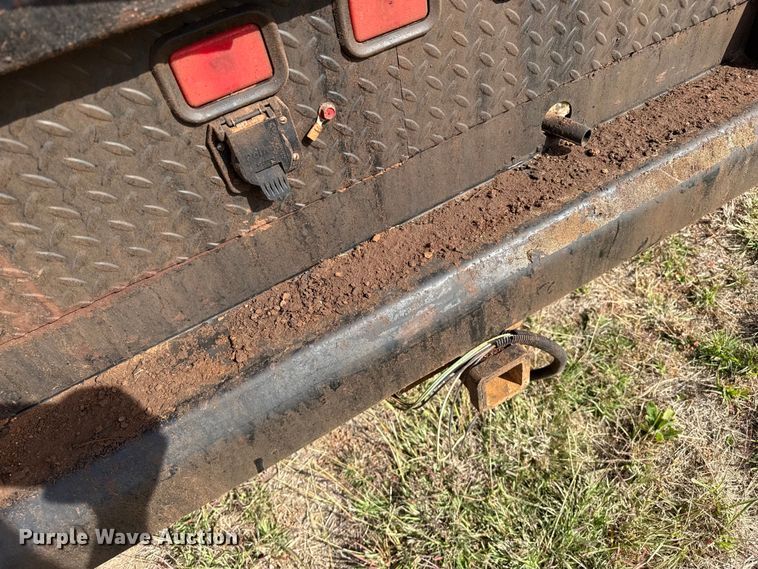 image for item EP0793 2012 Chevrolet Silverado 2500HD Ext. Cab flatbed pickup truck