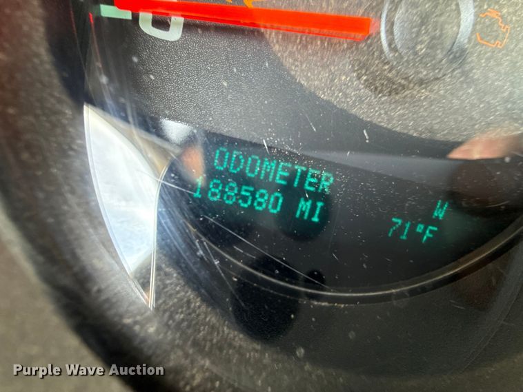 image for item EP0793 2012 Chevrolet Silverado 2500HD Ext. Cab flatbed pickup truck