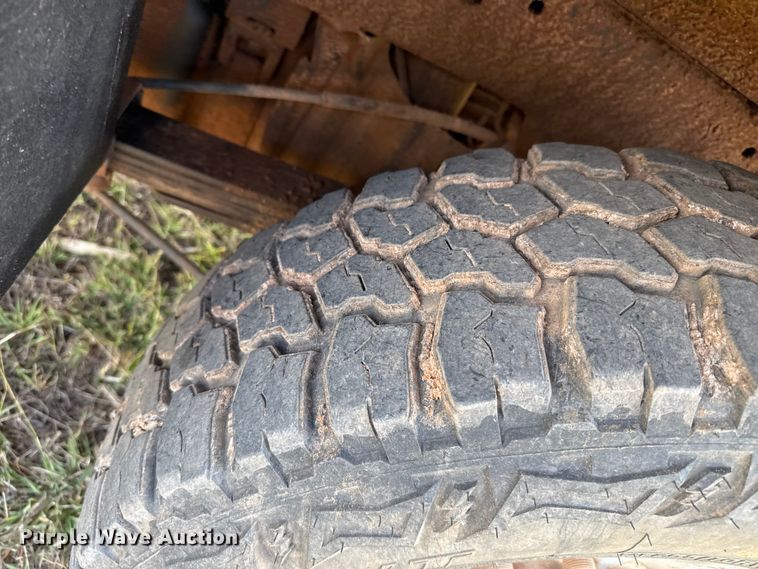 image for item EP0793 2012 Chevrolet Silverado 2500HD Ext. Cab flatbed pickup truck