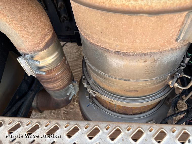 image for item EP0795 2012 Mack CHU613 semi truck