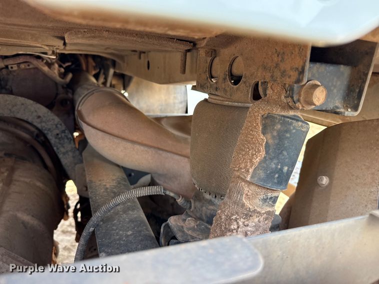 image for item EP0795 2012 Mack CHU613 semi truck