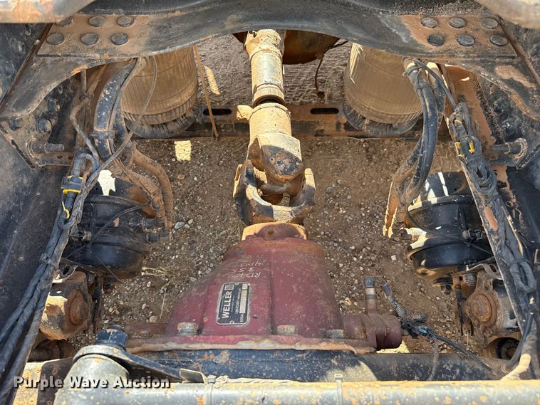 image for item EP0795 2012 Mack CHU613 semi truck