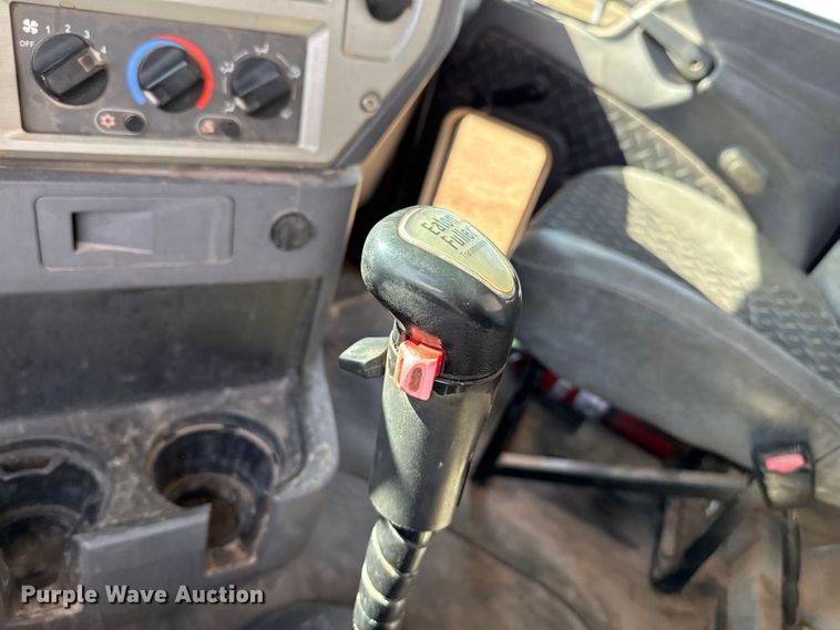 image for item EP0795 2012 Mack CHU613 semi truck