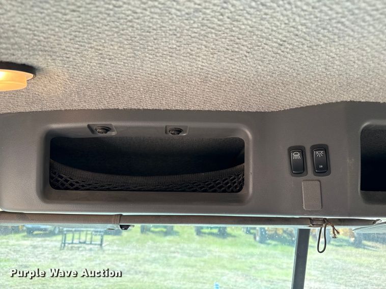 image for item EP0795 2012 Mack CHU613 semi truck