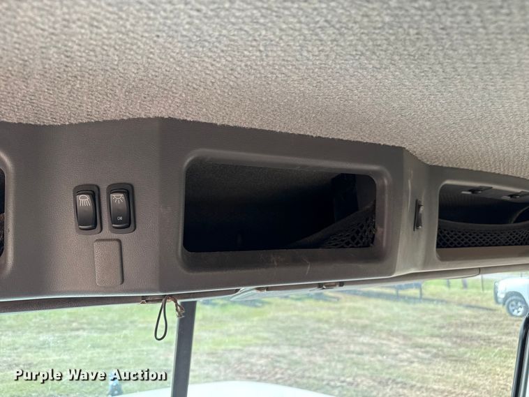 image for item EP0795 2012 Mack CHU613 semi truck