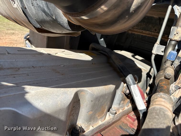 image for item EP0795 2012 Mack CHU613 semi truck