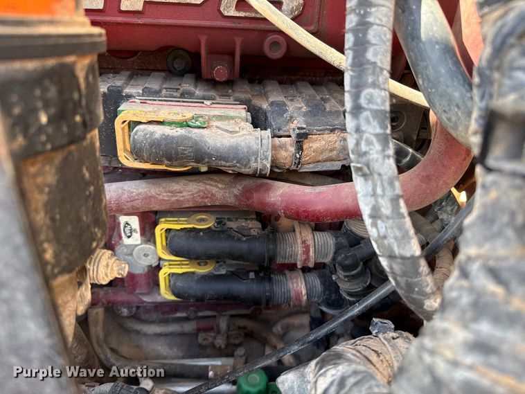 image for item EP0795 2012 Mack CHU613 semi truck