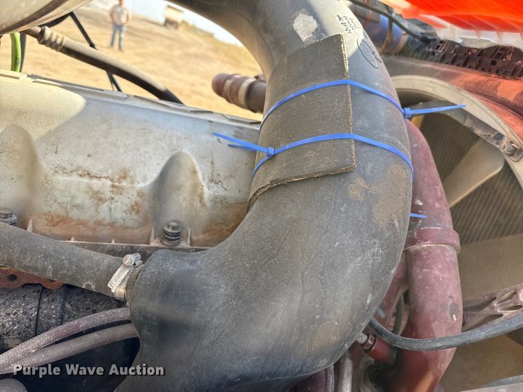 image for item EP0795 2012 Mack CHU613 semi truck