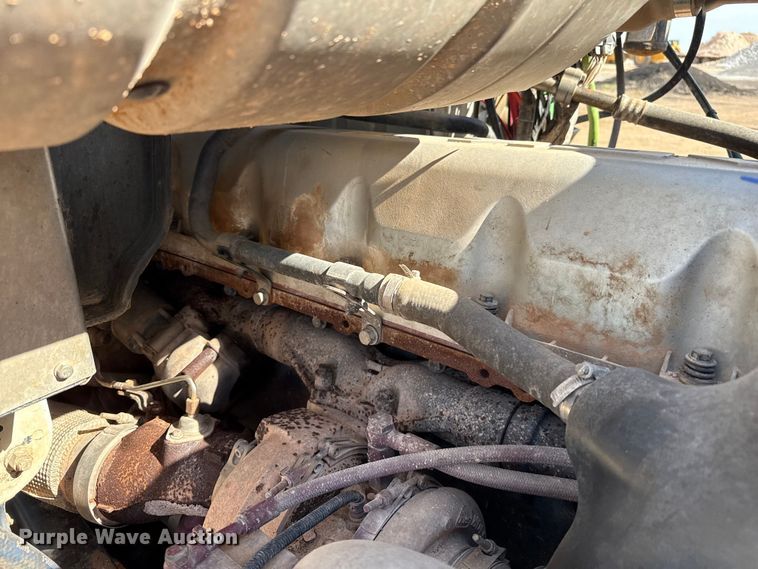 image for item EP0795 2012 Mack CHU613 semi truck