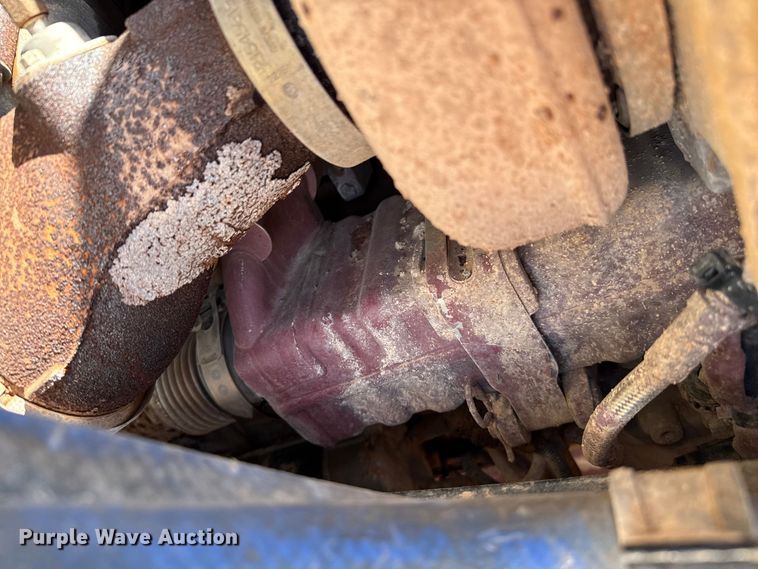 image for item EP0795 2012 Mack CHU613 semi truck