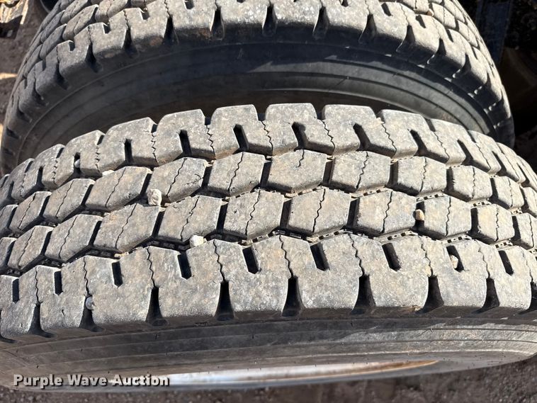 image for item EP0795 2012 Mack CHU613 semi truck