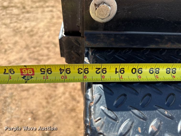 image for item EP0796 1999 International 4700 flatbed truck