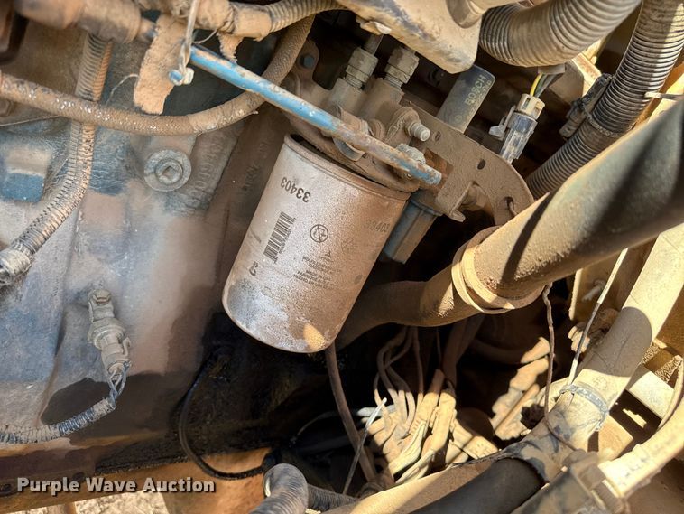 image for item EP0796 1999 International 4700 flatbed truck