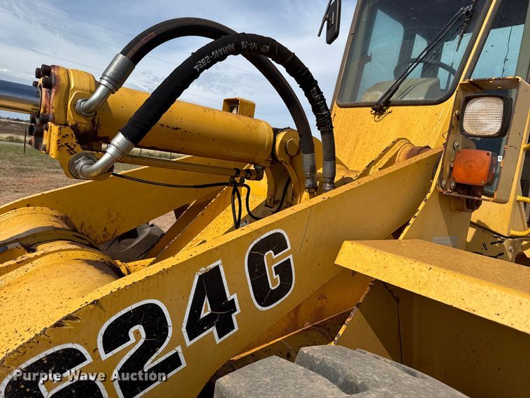 image for item EP0797 1994 John Deere 624G wheel loader