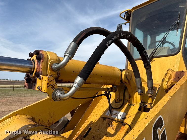 image for item EP0797 1994 John Deere 624G wheel loader