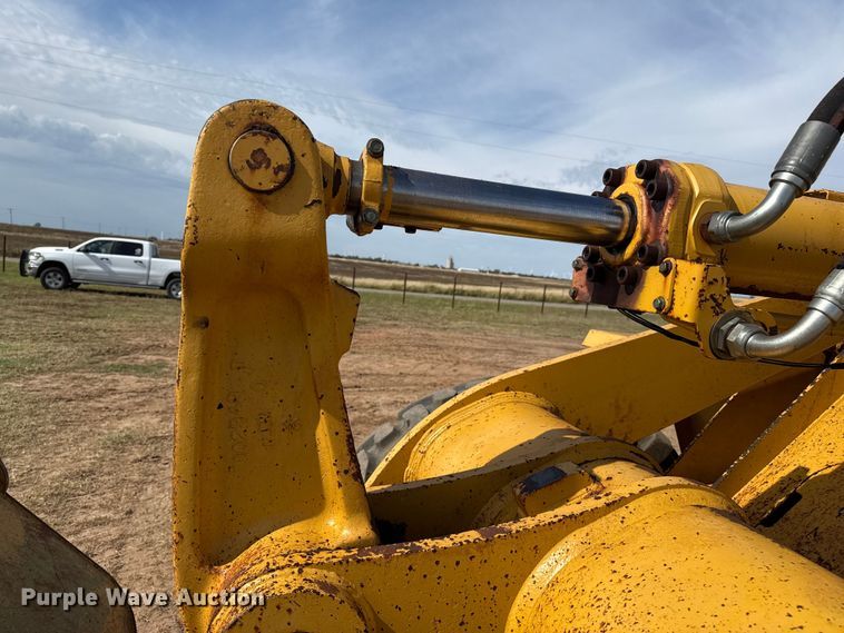 image for item EP0797 1994 John Deere 624G wheel loader