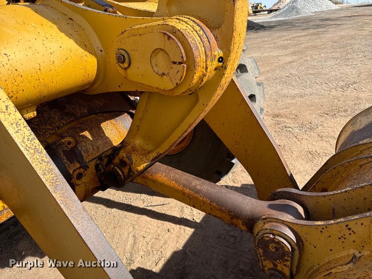 image for item EP0797 1994 John Deere 624G wheel loader