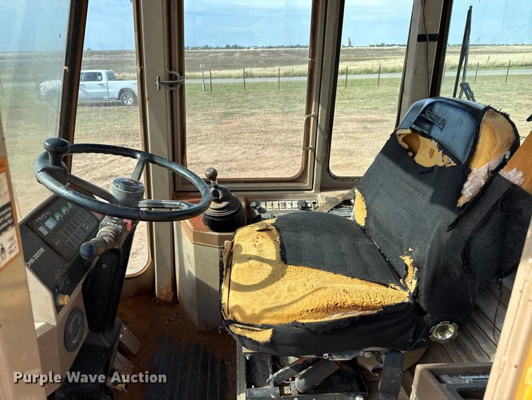 image for item EP0797 1994 John Deere 624G wheel loader