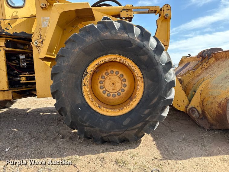 image for item EP0797 1994 John Deere 624G wheel loader