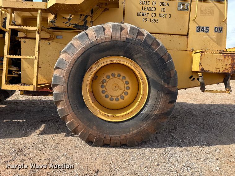 image for item EP0797 1994 John Deere 624G wheel loader