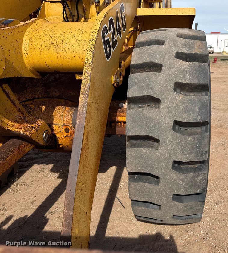 image for item EP0797 1994 John Deere 624G wheel loader
