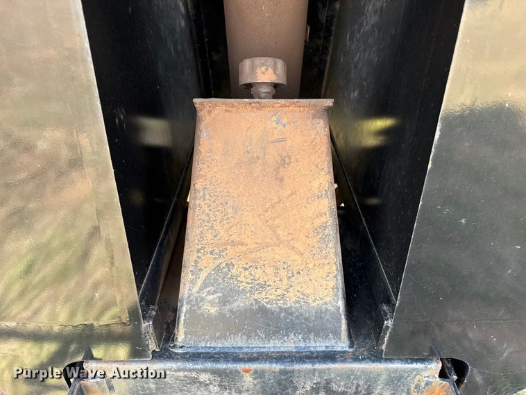 image for item EP0798 2014 Ox Bodies dump bed