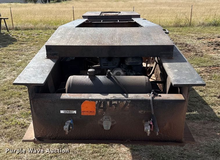 image for item EP0799 1996 Witzco Challenger RG-50 lowboy equipment trailer