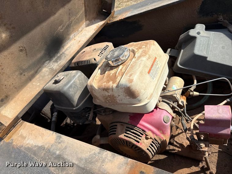 image for item EP0799 1996 Witzco Challenger RG-50 lowboy equipment trailer