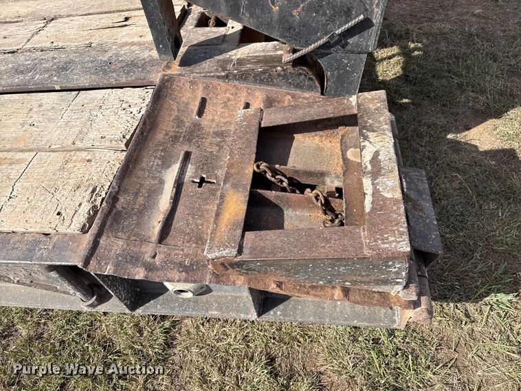 image for item EP0799 1996 Witzco Challenger RG-50 lowboy equipment trailer