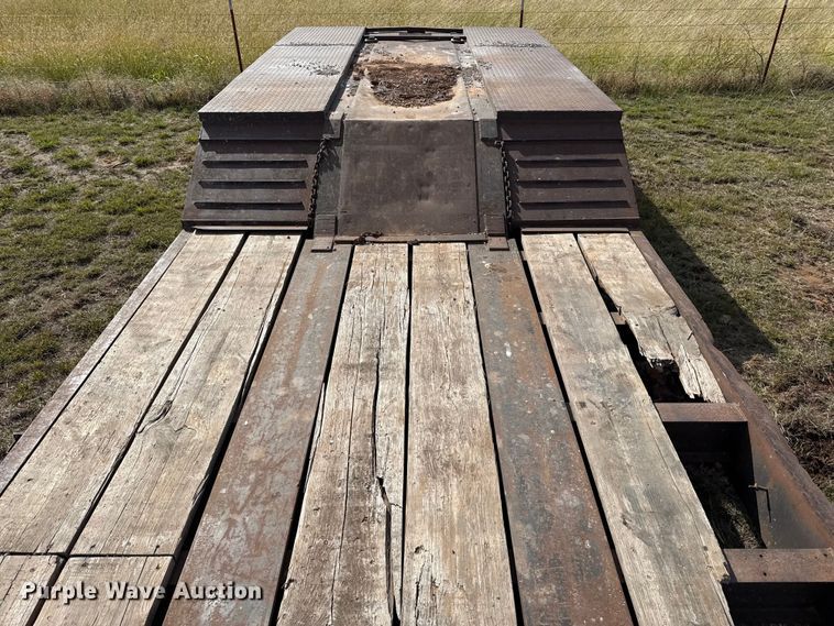 image for item EP0799 1996 Witzco Challenger RG-50 lowboy equipment trailer