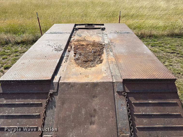 image for item EP0799 1996 Witzco Challenger RG-50 lowboy equipment trailer