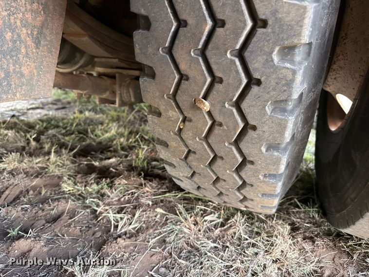 image for item EP0799 1996 Witzco Challenger RG-50 lowboy equipment trailer