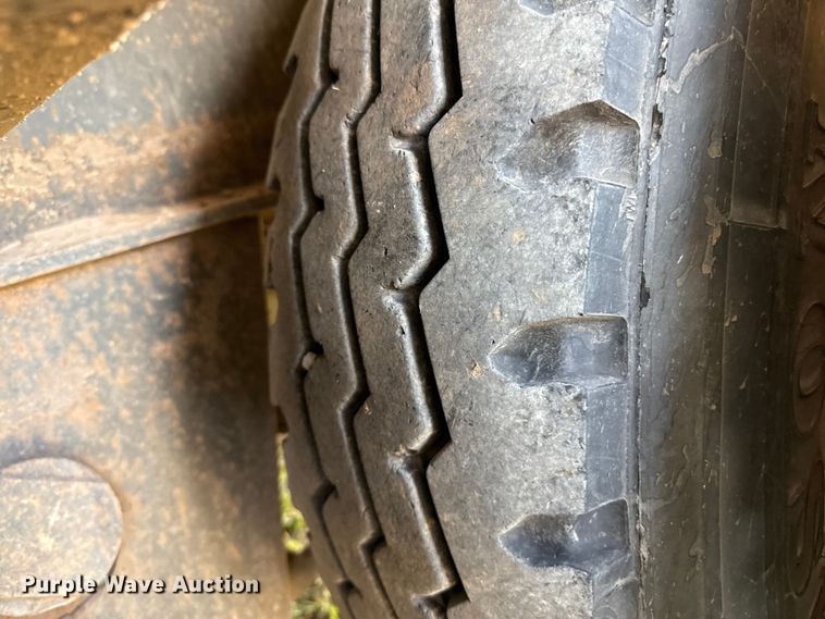 image for item EP0799 1996 Witzco Challenger RG-50 lowboy equipment trailer