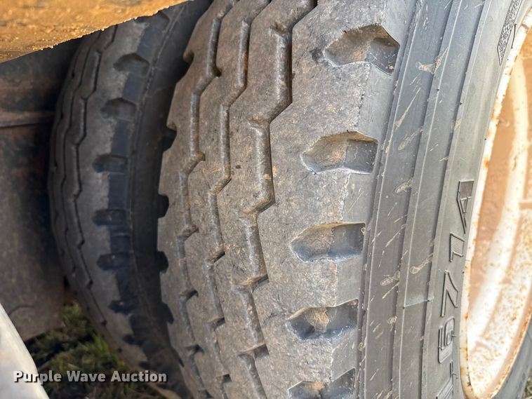 image for item EP0799 1996 Witzco Challenger RG-50 lowboy equipment trailer